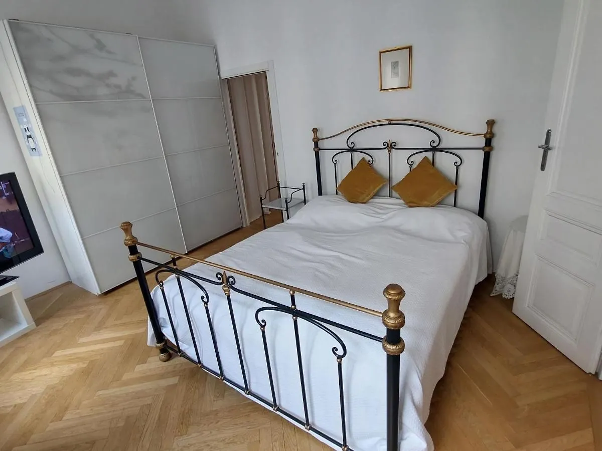 Apartment Am Sobieskiplatz By Interhome Vienna 0*,