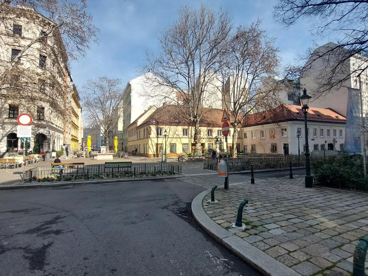 Apartment Am Sobieskiplatz By Interhome Vienna