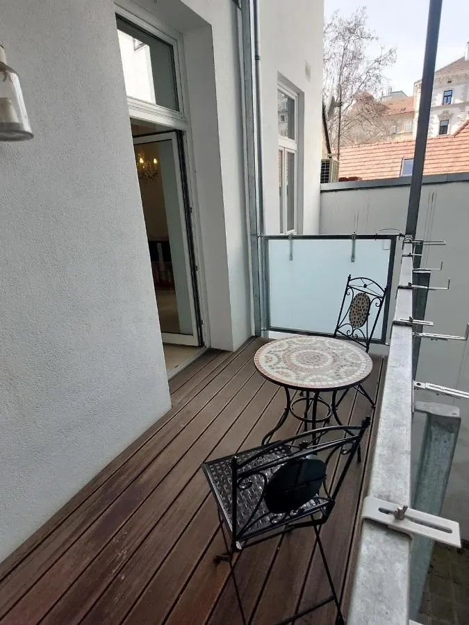 Apartment Am Sobieskiplatz By Interhome Vienna